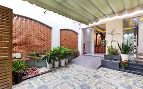 Luxury Vườn Lài Hotel
